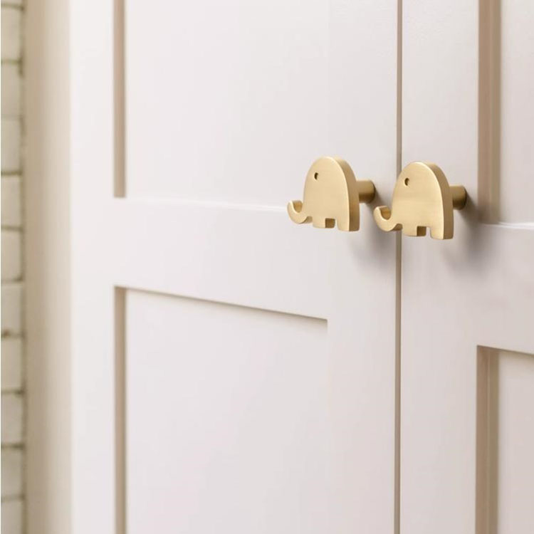 Núm tay nắm tủ đồng trang trí hình chú voi VH701 8