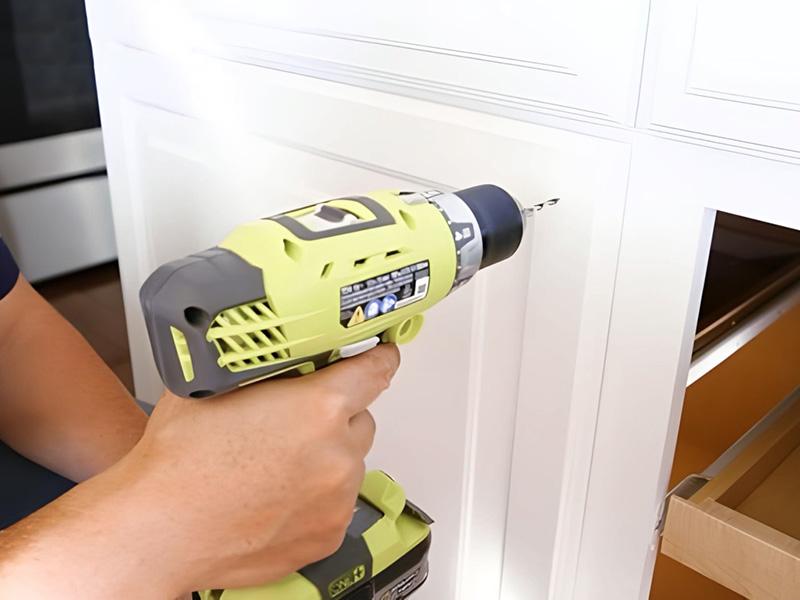 Hướng dẫn lắp đặt tay nắm tủ tại nhà siêu đơn giản 15 Cách lắp đặt tay năm scuwar