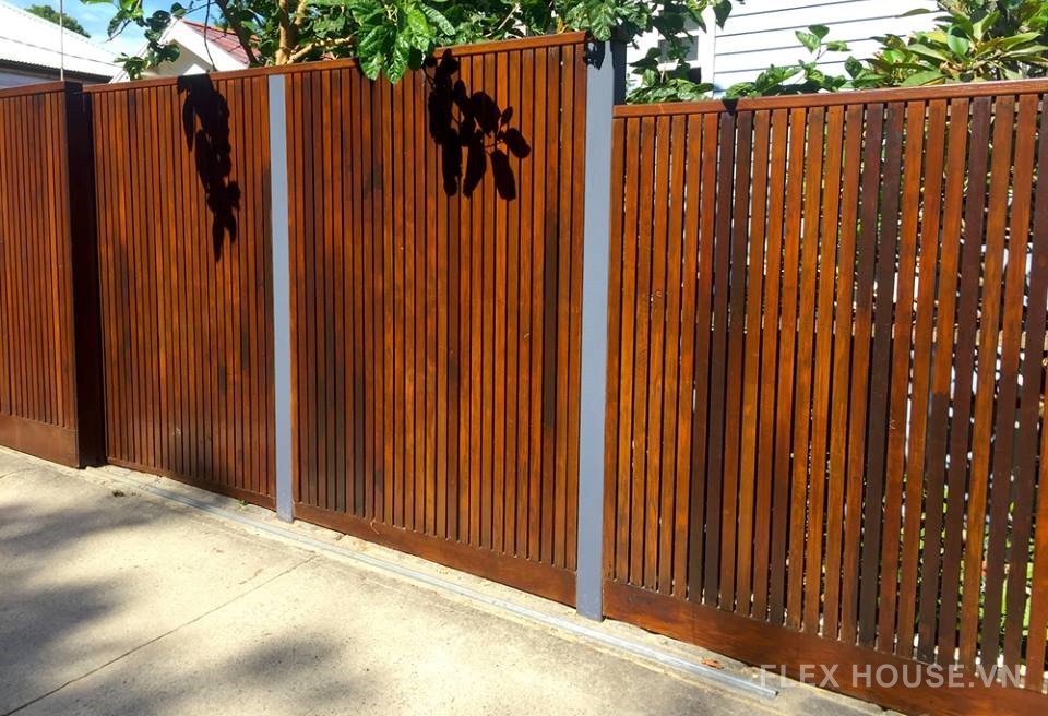 Mẫu hàng rào gỗ đẹp phù hợp phong cách nhà bạn 