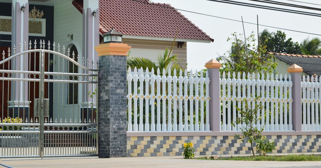 mẫu hàng rào đẹp đơn giản bằng sắt