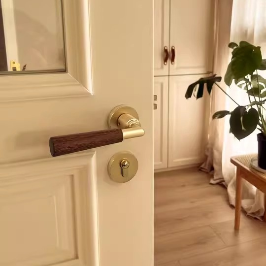 Khóa cửa tay gạt Retro bằng gỗ decor không gian SDM810 17