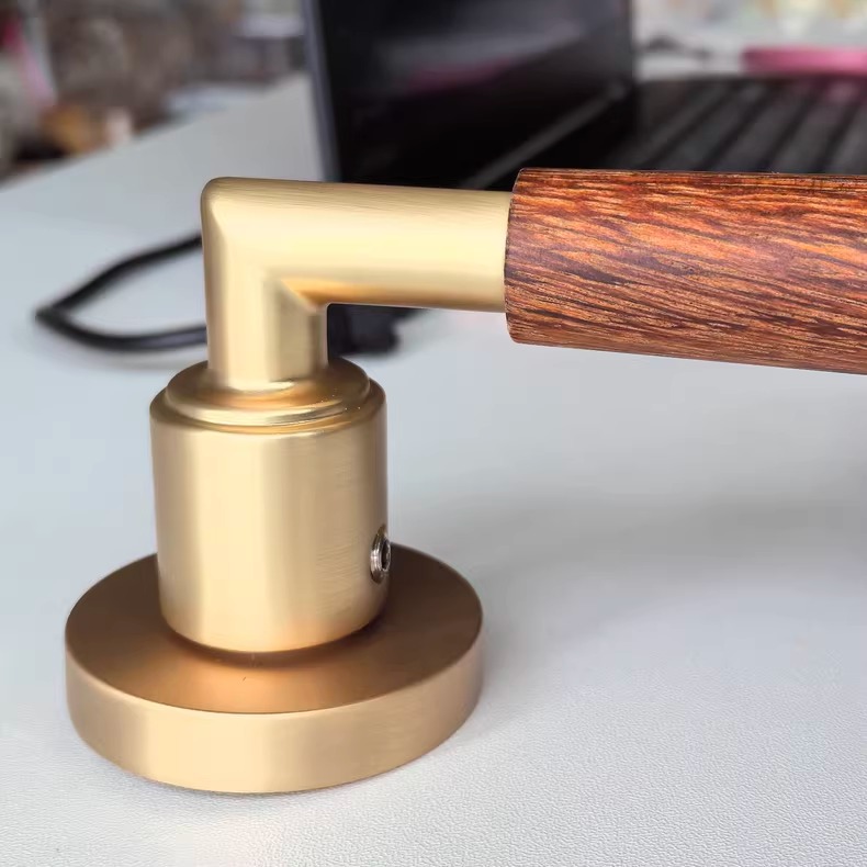 Khóa cửa tay gạt Retro bằng gỗ decor không gian SDM810 18
