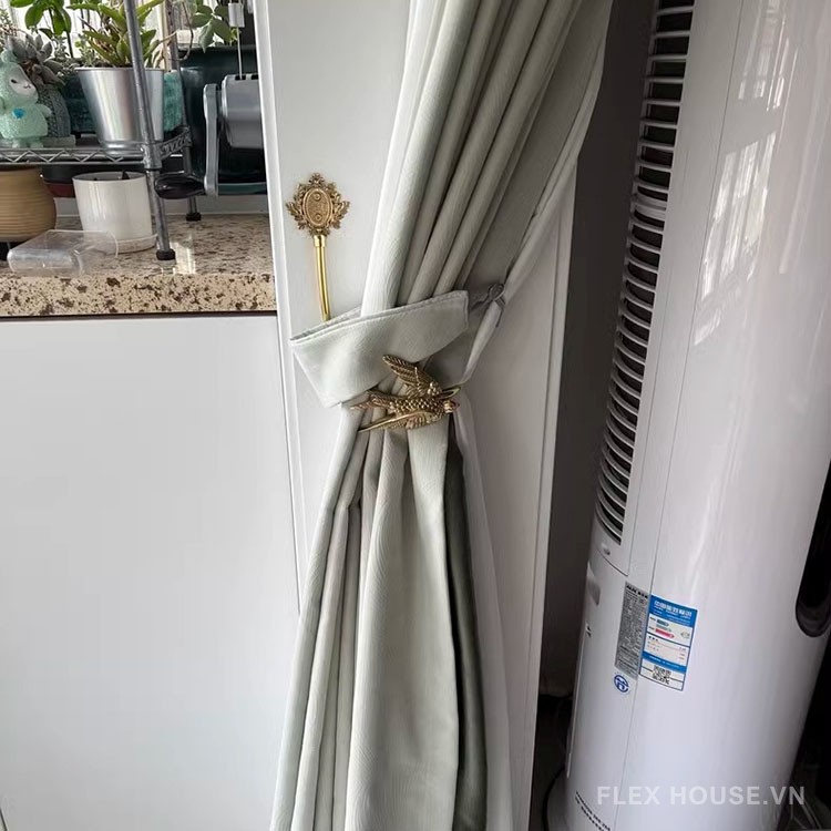 Móc vén rèm gắn tường bằng đồng hình chim én RBH552 10