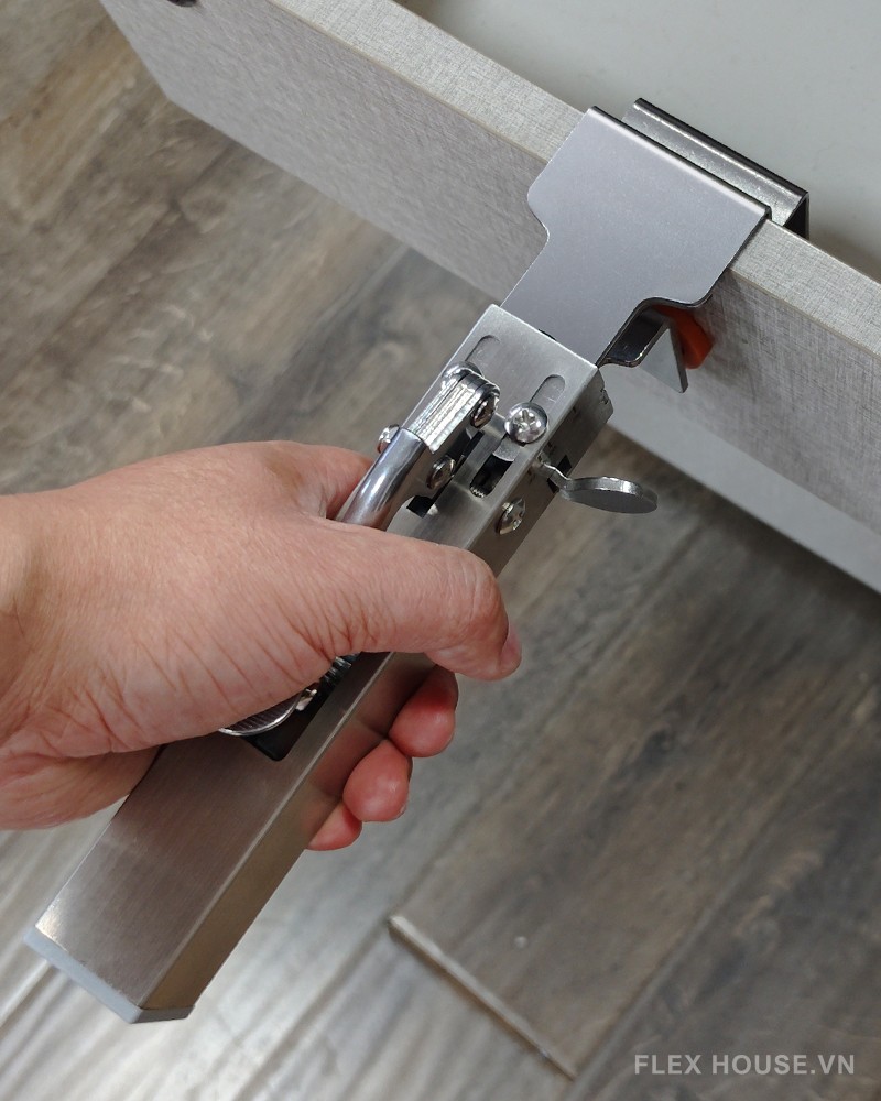 Kẹp bắt ngăn kéo cho thợ lắp đặt chính xác cạnh tủ RL663A 4