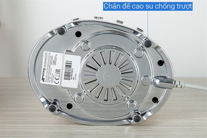 Máy ép chậm màu kem Smeg SJF01CREU 535.43.625 25