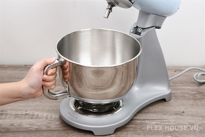Máy trộn đa năng Smeg SMF02PBEU 535.43.608 13