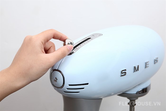 Máy trộn đa năng Smeg SMF02PBEU 535.43.608 9