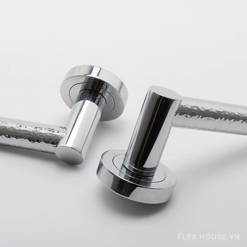 Khóa cửa bằng đồng mạ chrome phối da kiểu Ý OVLI7451 13