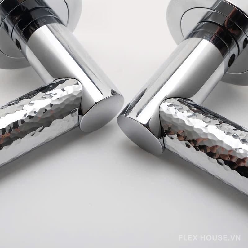 Khóa cửa bằng đồng mạ chrome phối da kiểu Ý OVLI7451 14
