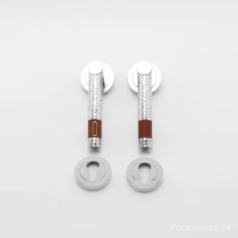 Khóa cửa bằng đồng mạ chrome phối da kiểu Ý OVLI7451 10