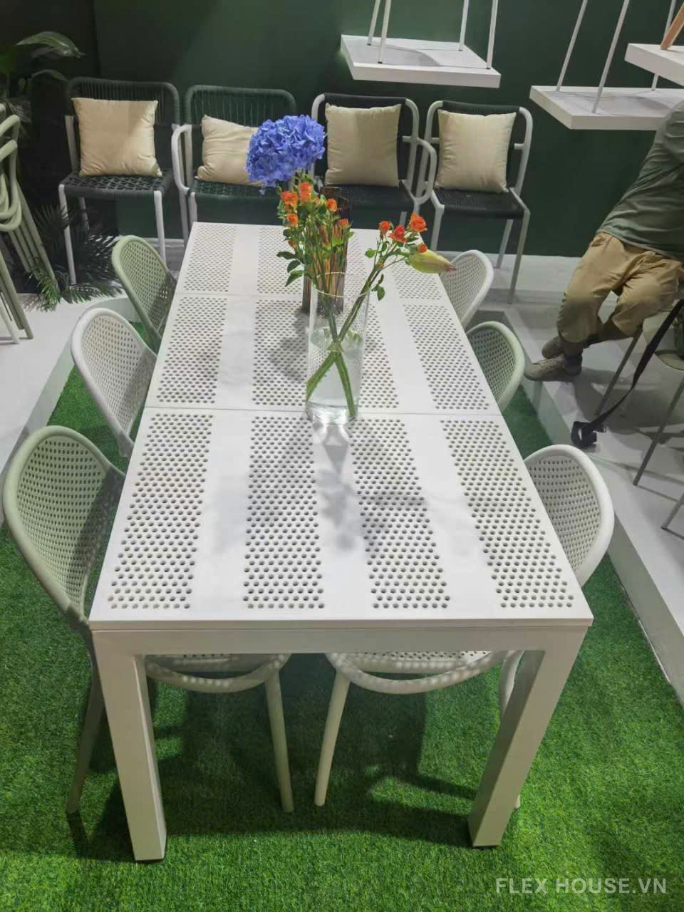 Bàn nhựa quán ăn chân chữ U giá rẻ ST3056A 6