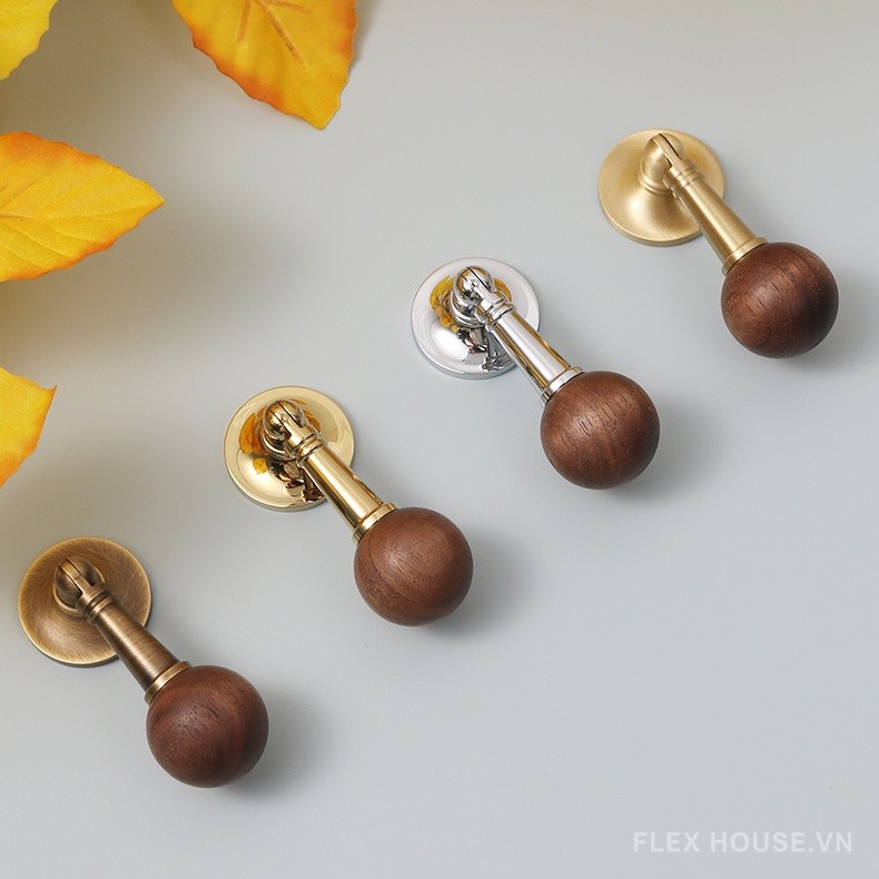 Tay nắm tủ pendant đồng thau phối gỗ Retro NUS451 9