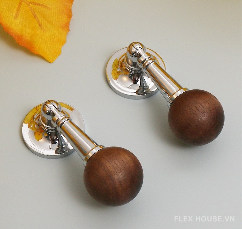 Tay nắm tủ pendant đồng thau phối gỗ Retro NUS451 12