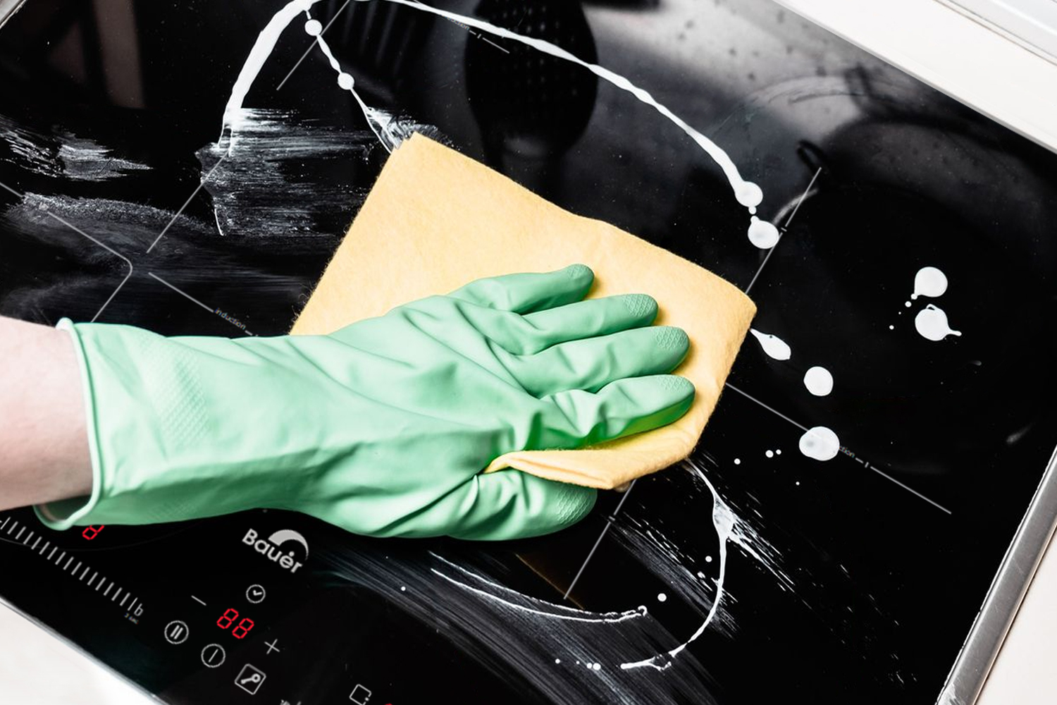 Mẹo Vệ Sinh Bếp Điện Từ Trong Tích Tắc Cho Các Mẹ 13 Tẩy vết bẩn trên bếp điện từ
