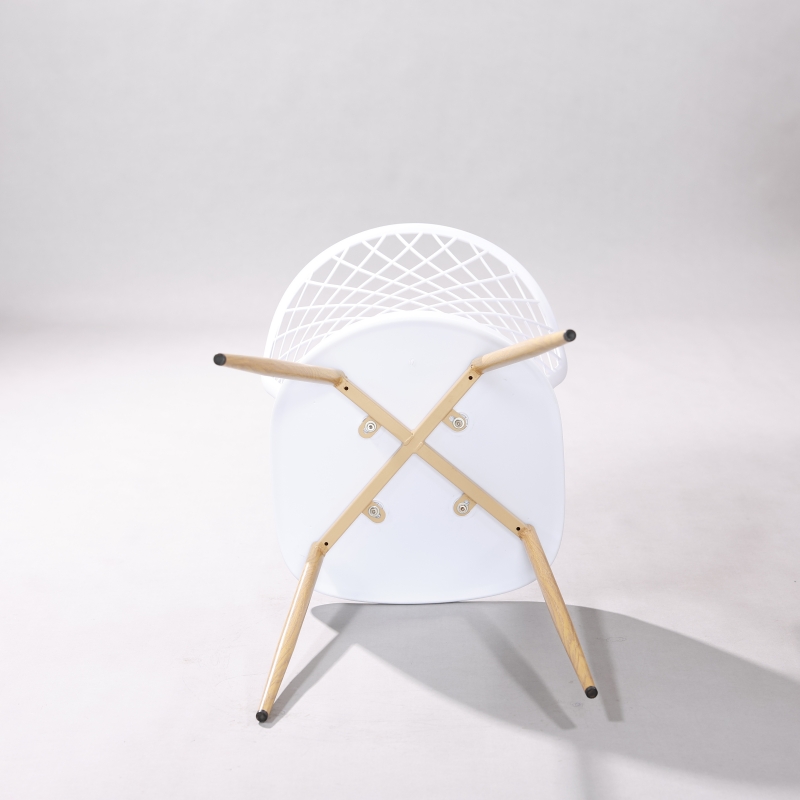 Ghế nhựa tựa lưng decor chân kim loại ST3013