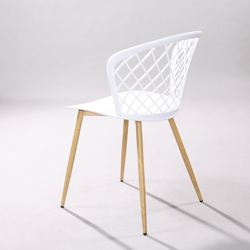 Ghế nhựa tựa lưng decor chân kim loại ST3013