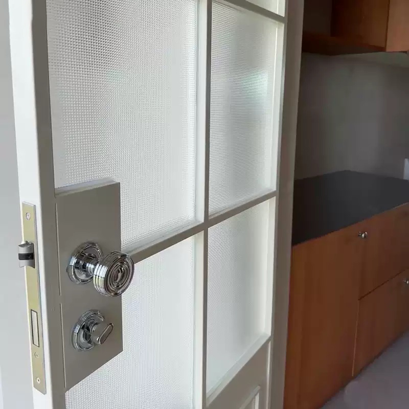 Khóa cửa bằng đồng mạ crom sang trọng OVLI429