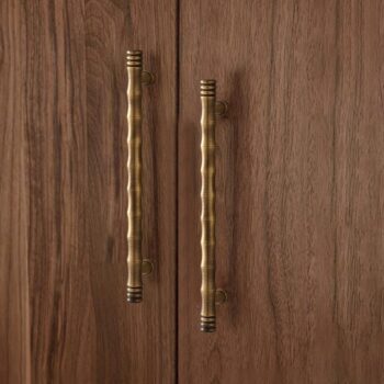 Tay nắm tủ bằng đồng đốt tre ấn tượng DW9304