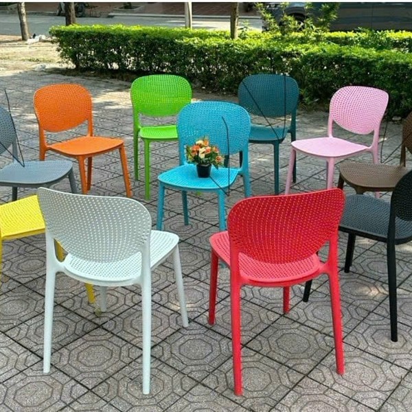 Ghế nhựa quán cafe: Làm sao kinh doanh "một vốn bốn lời"? 4 Ghế nhựa quán cafe rẻ mà đẹp