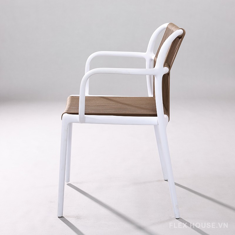 Ghế tựa có tay vịn khung nhựa dây đan độc đáo ST3039