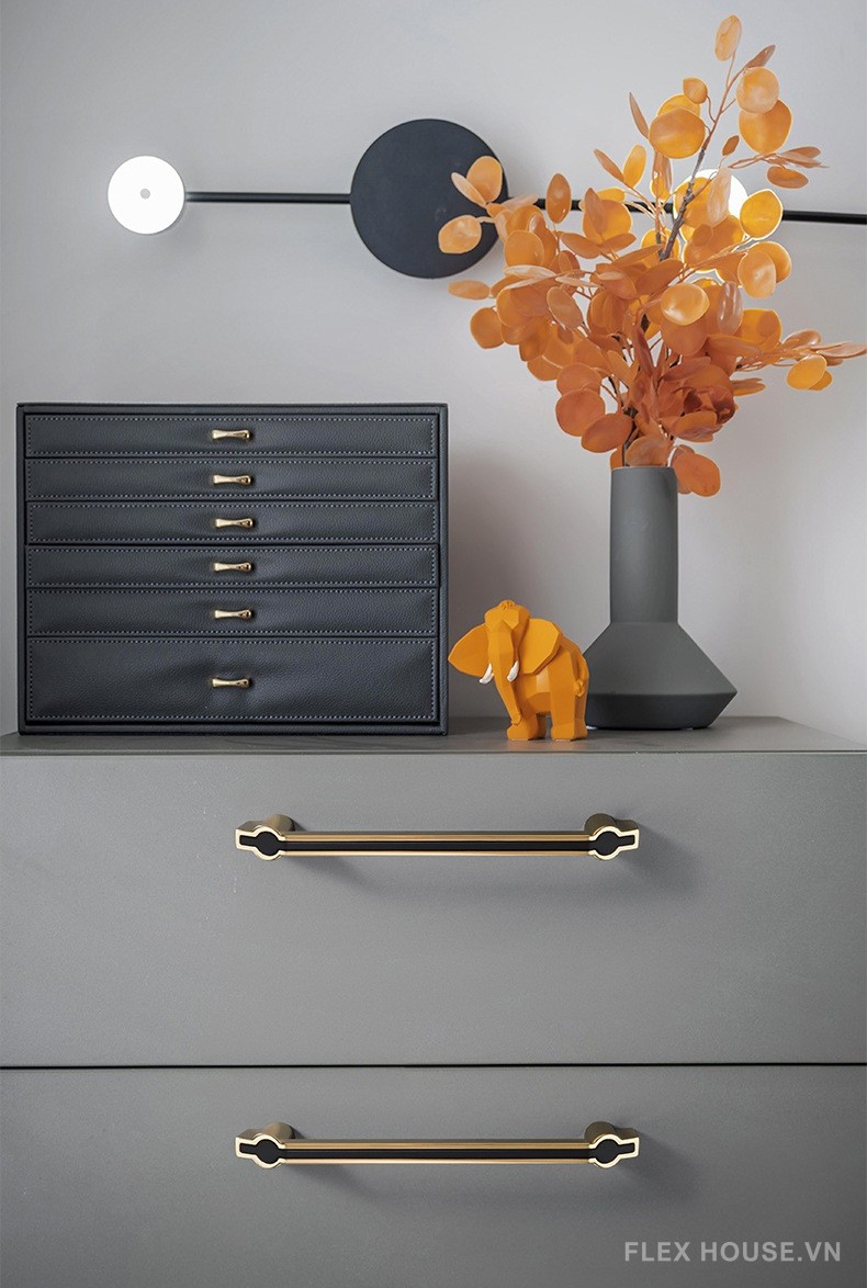 Tay nắm tủ bằng đồng sang trọng decor bếp CH6825