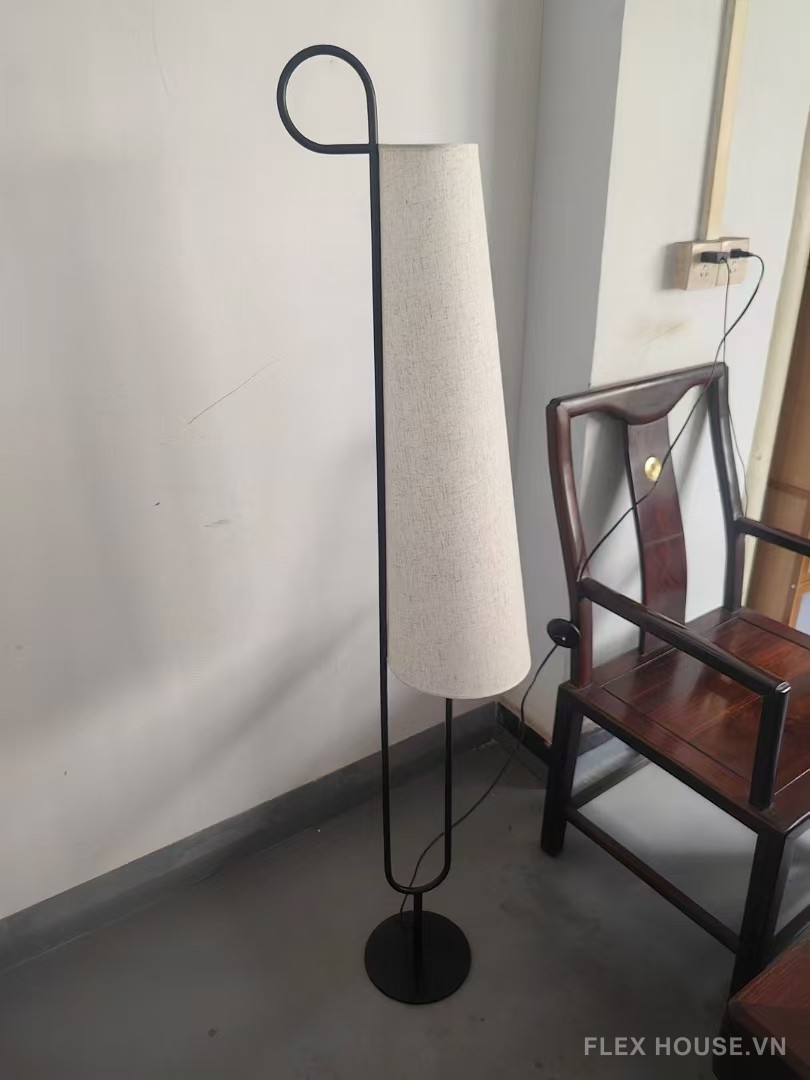 Đèn cây đứng decor kiểu dáng nghệ thuật HX0587