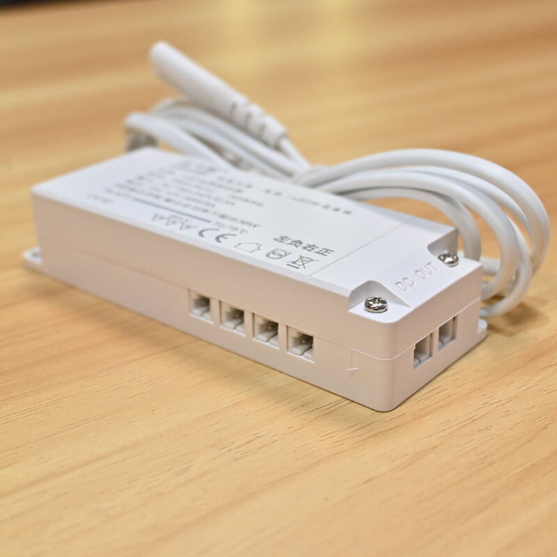 Hộp nguồn biến đổi dòng điện cho đèn LED âm tủ BTC8195