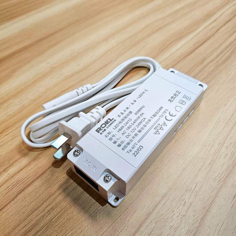 Hộp nguồn biến đổi dòng điện cho đèn LED âm tủ BTC8195