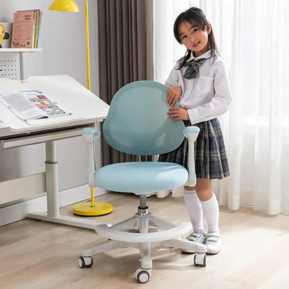 Ghế công thái học chống gù lưng cho bé