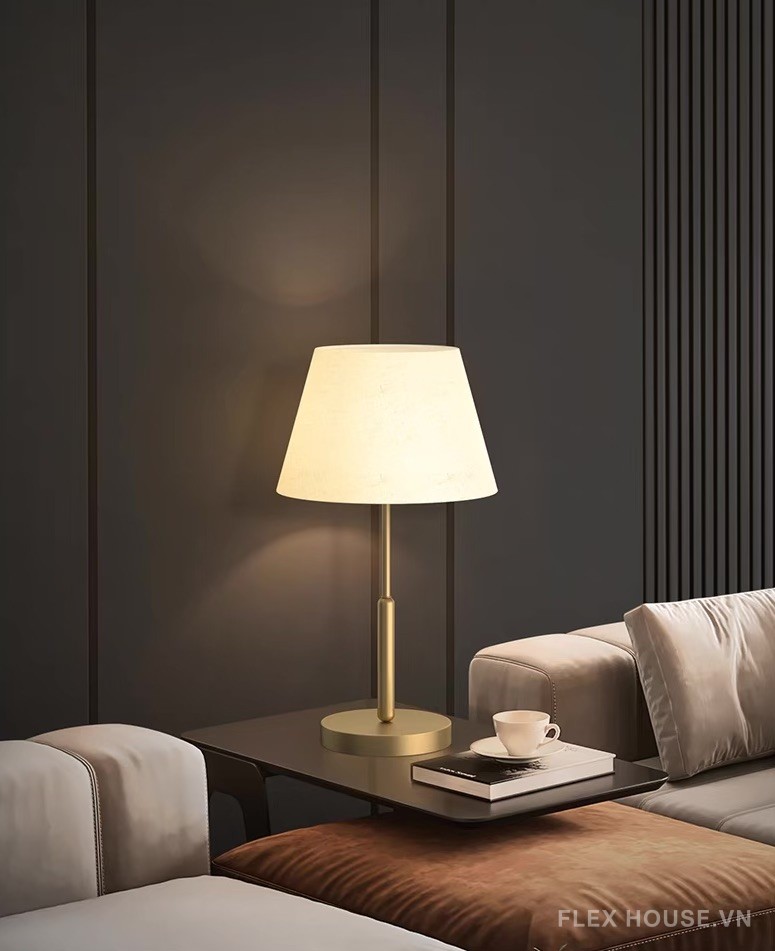 Đèn bàn bằng đồng cảm ứng phong cách Bắc Âu ZHM646 9