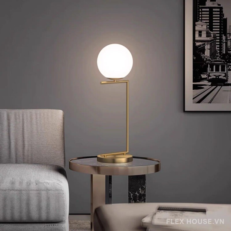Đèn bàn bằng đồng dạng chữ C Minimalism ZHM642 1