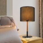 Đèn bàn phòng ngủ thân gỗ chao vải hiện đại DB3084