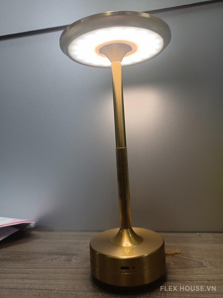Đèn bàn cảm ứng hiện đại decor không gian DB04 24