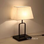Đèn để bàn phòng khách khung đen Minimalist X8027
