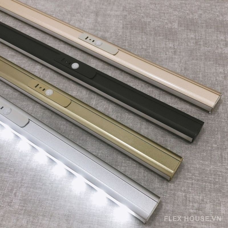 Thanh treo quần áo có đèn Led cảm biến thông minh YLF3238