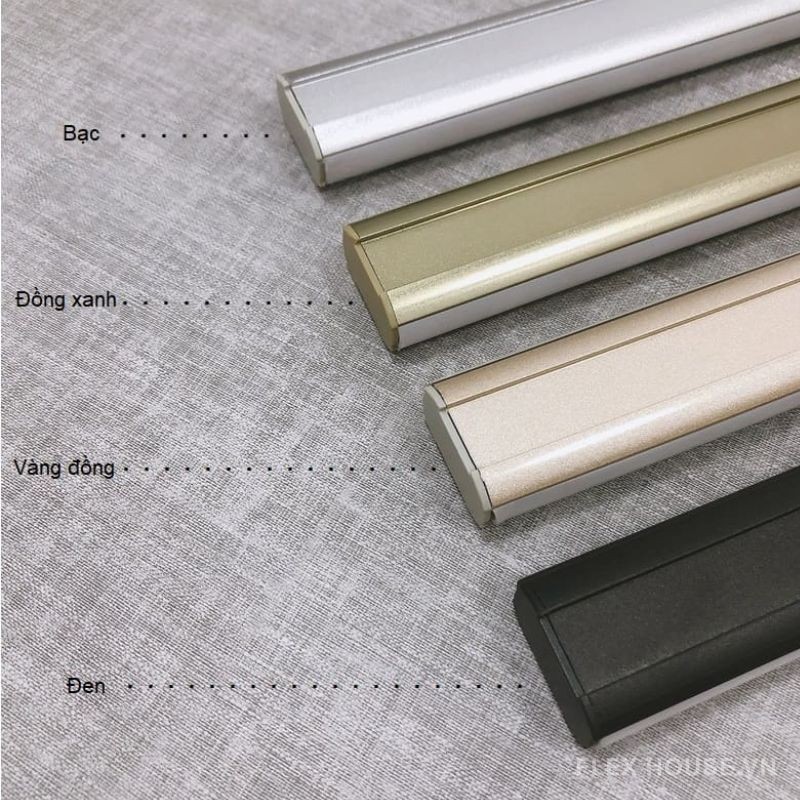 Thanh treo quần áo có đèn Led cảm biến thông minh YLF3238