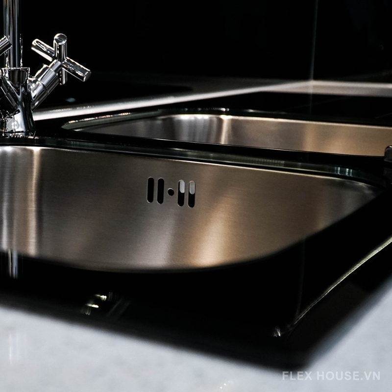 Chậu rửa bát đôi inox kính đen Concerto – 2B 1D 6 Chậu rửa bát đôi inox kính đen Concerto – 2B 1D