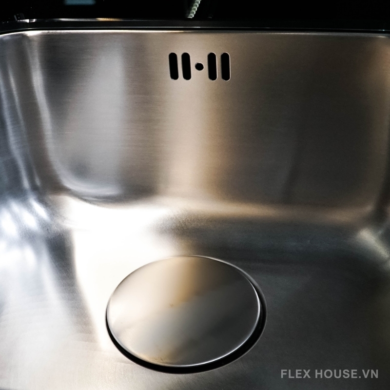 Chậu rửa bát đôi inox kính đen Concerto – 2B 1D 7 Chậu rửa bát đôi inox kính đen Concerto – 2B 1D
