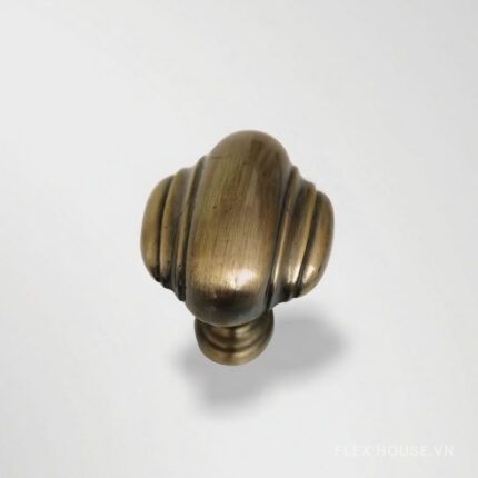 Núm tay nắm tủ màu đồng hoàng gia Garis GE63.0