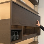 Phụ kiện cửa tủ trượt dọc thông minh YG296
