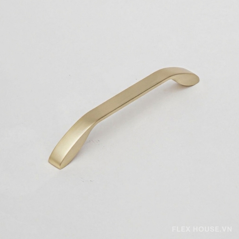 Tay nắm tủ dạng tay cầm màu champagne Garis GH82 1 Tay nắm tủ dạng tay cầm màu champagne Garis GH82