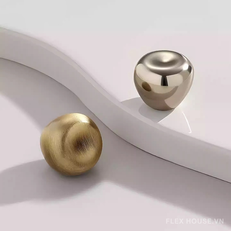 Tay nắm tủ đồng thau hình quả táo Minimalism YJ179 (1) Tay nắm tủ đồng thau hình quả táo Minimalism YJ179 1