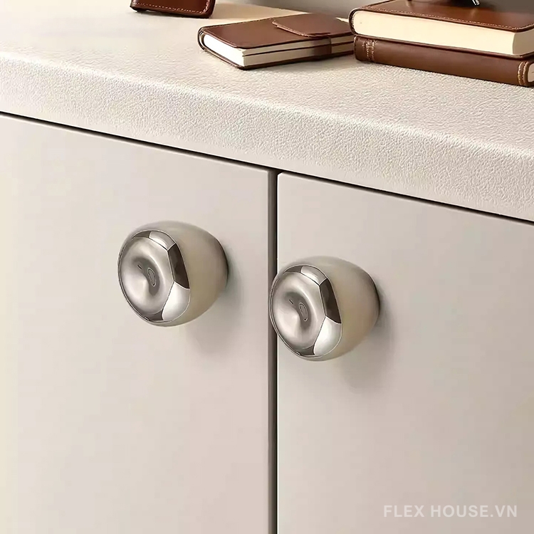 Tay nắm tủ đồng thau hình quả táo Minimalism YJ179 4 Tay nắm tủ đồng thau hình quả táo Minimalism YJ179 10