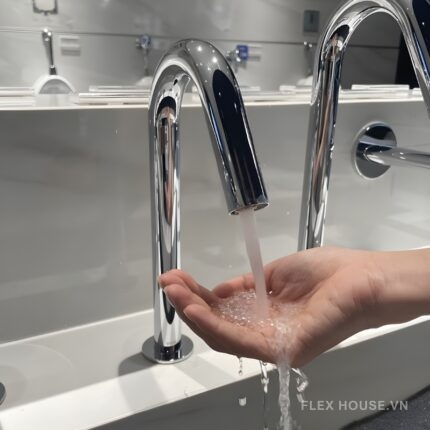 Vòi chậu lavabo cảm ứng đặt bàn TOTO TLE26007V