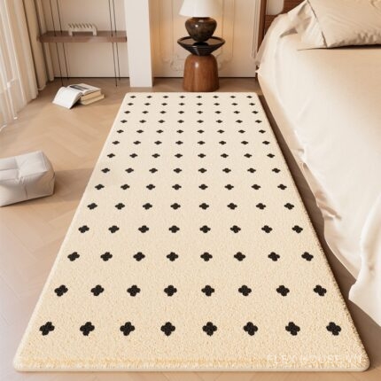 Thảm lông trải sàn họa tiết chấm Clover mini XF2951