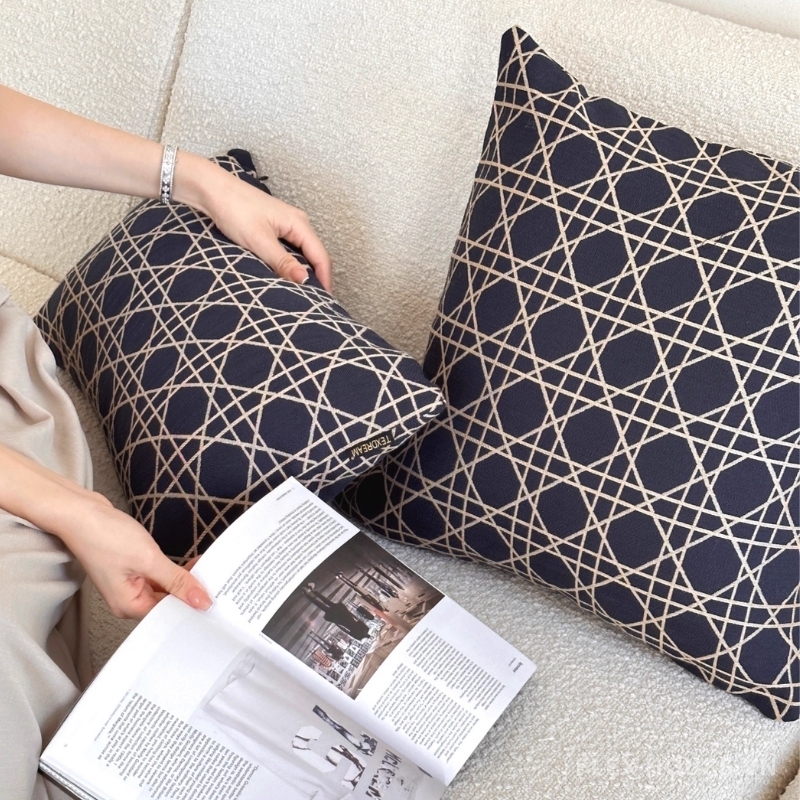 Gối tựa lưng sofa họa tiết Cannage thanh lịch TD8966 4 Gối tựa lưng sofa họa tiết Cannage thanh lịch TD8966 8