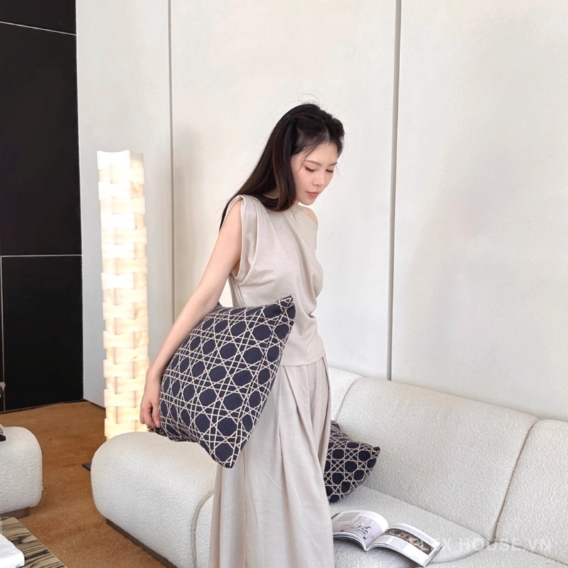 Gối tựa lưng sofa họa tiết Cannage thanh lịch TD8966 6 Gối tựa lưng sofa họa tiết Cannage thanh lịch TD8966 10