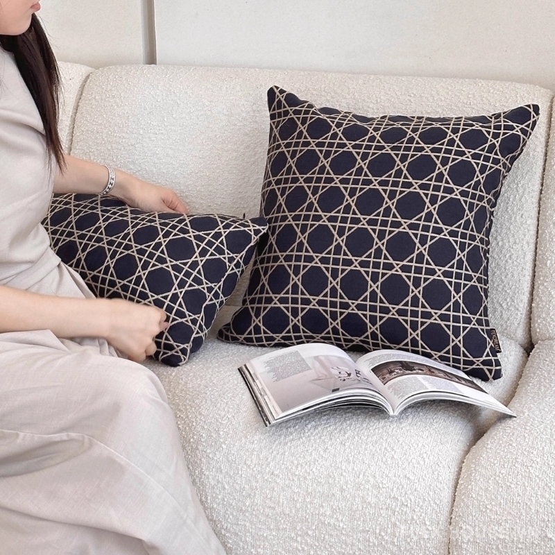 Gối tựa lưng sofa họa tiết Cannage thanh lịch TD8966 1 Gối tựa lưng sofa họa tiết Cannage thanh lịch TD8966 6