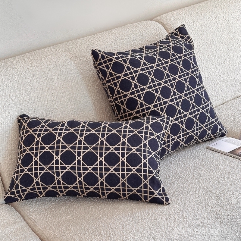 Gối tựa lưng sofa họa tiết Cannage thanh lịch TD8966 2 Gối tựa lưng sofa họa tiết Cannage thanh lịch TD8966