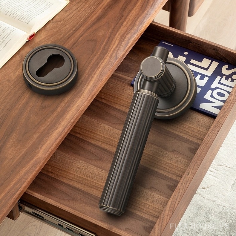 Khóa tay gạt đồng thau vân sọc Retro YJ1171 8 Khóa tay gạt đồng thau vân sọc Retro YJ1171 15